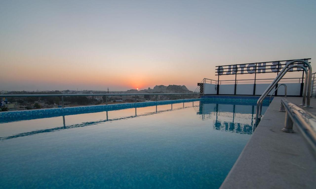 โรงแรมเอ็นพีจี บังกาลอร์ Yelahanka ภายนอก รูปภาพ